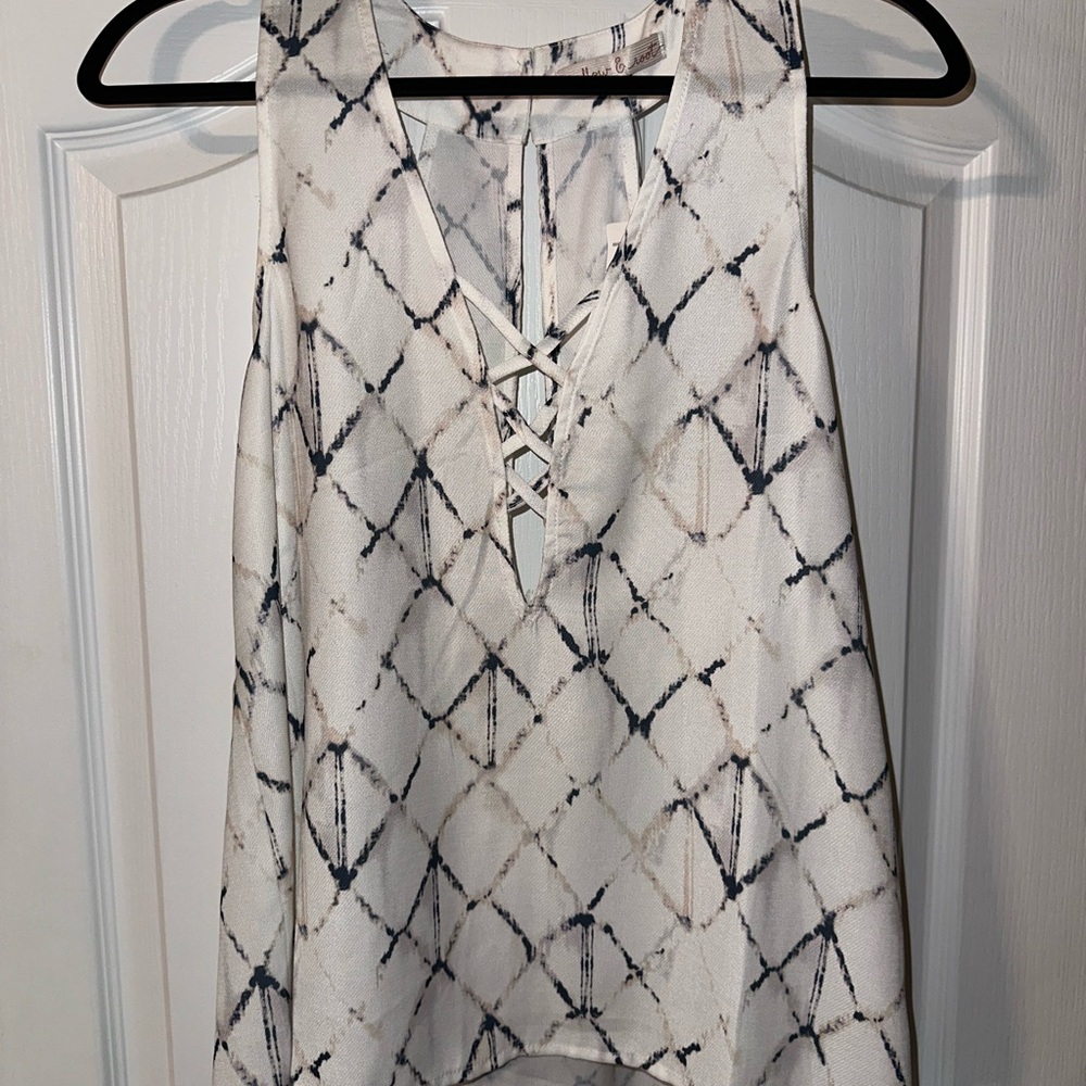 Sleeveless Geometric Print Top